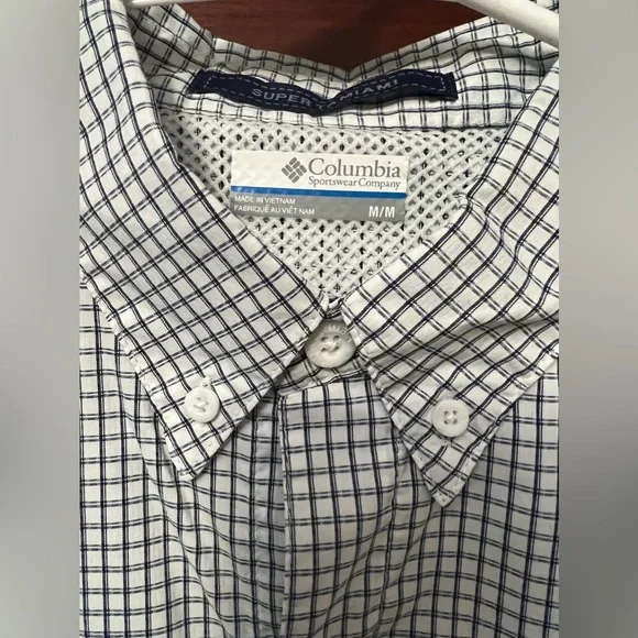 Men’s Medium Columbia long sleeve button up shirt. - Picture 3 of 4